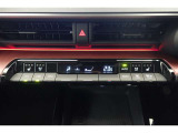 ★エアコンはオートタイプが装着済みです!オートモードにしておけば、車内温度を設定するだけで風の料や吹き出し口の切り替えを機械が行ってくれます!一年中快適な環境を作れますよ♪