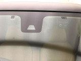 【インテリジェントエマージェンシーブレーキ】フロントカメラで前方の車両や歩行者を検知。衝突しそうな時は衝突被害軽減ブレーキが作動、衝突回避をサポート。より安全にドライブをお楽しみいただけます。