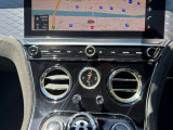 純正ナビゲーション、CarPlayなどにも対応しております。