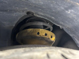 【ビルシュタイン製ダンパー】高速走行時の車両安定性を向上させてくれる人気の装備。街乗りの乗り心地も犠牲にせず、スポーティな走行をお楽しみいただけます♪
