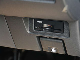 ビルトイン型ETC2.0ユニット搭載で、高速道路等利用時、便利に利用可能です。