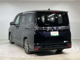 広い展示場にゆったりと展示をしております。ベビーカーでもゆっくりと車をご覧いただけますよ!