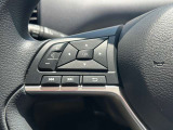 ハンドルスイッチで車両設定・オーディオの選曲や音量調整などが出来、安全性もアップ。