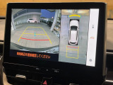 【パノラミックビューモニター】専用のカメラにより、上から見下ろしたような視点で360度クルマの周囲を確認することができます☆死角部分も確認しやすく、狭い場所での切り返しや駐車もスムーズに行えます。