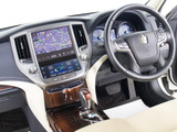 使いやすさや安全性を追求したステアリング周り!高級車ゆえにスイッチ類が多いのも特徴ですね!考え尽くされた配置ですぐに使いこなす事が出来ますのでご安心下さい!是非、体感してみて下さい!!