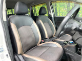 運転席シート廻りは使用感も少なく、良好な状態となっています。前オーナー様が丁寧に使っていたことがよくわかりますね。