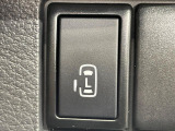 【パワースライドドア】スマートキーや運転席のスイッチでスライドドアの開閉が可能♪電動だから力を入れてドアを開ける必要が無く、小さいお子様でも、重い荷物を持っている時もラクに開け閉めできます♪