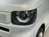 LEDヘッドライトは、点灯の瞬間から最大光量を発揮し、突然暗くなるトンネルなどでの安定感を高めます。