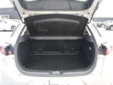 【トランク】ワイドな開口サイズを確保した使い勝手の良いトランクです。トノカバー付きでセキュリティーも安心です♪