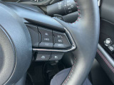マツダ・レーダークルーズコントロール 前車追従機能で高速道路もブレーキを踏まずドライブも快適です。長距離運転の疲労も軽減出来ます。