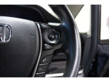 Hondaセンシングの機能のひとつ、アダプティブクルーズコントロール付!アクセルから足を離しても設定したスピードと前車との車間を保ち走行してくれます!車線維持もアシスト☆高速道路で疲労軽減ですね☆