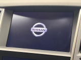 【メーカー純正ナビ】インテリアに溶け込むスタイリッシュな「専用設計」メーカーナビを装備♪視認性や操作性など基本性能にも優れ、より上質なカーライフをお楽しみいただけます。
