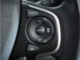 ◆アダプティブクルーズコントロール◆予め設定した車速内でクルマが自動的に加減速。前走車との適切な車間距離を維持しながら追従走行します。【LKAS】車線維持支援システムでステアリング操作を支援。