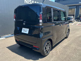 後ろ姿までカッコイイ!ワイド感のあるリアデザインで、軽自動車とは思えない存在感。大きなバックドアで荷物の積み降ろしもラクラクです!