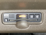 ハンドルの左下にETCがついています。高速道路の料金所の通過も楽々です。 カードの取り出しもしやすい場所についています。
