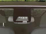 【トヨタセーフティセンス】走行中に前方の車両等を認識し、衝突しそうな時は警報とブレーキで衝突回避と被害軽減をアシスト。より安全にドライブをお楽しみいただけます。
