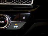 【シートヒーター】シートヒーター装備車です。寒い冬に乗車中とても暖かく快適に移動できます。冷え性の方にピッタリの装備です!