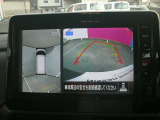 ☆全周囲カメラが駐車をアシスト☆4つの高解像度カメラで車の周囲を撮影!見えにくい死角の駐停車も驚く程に楽々です。バックカメラは、車庫入れの時は勿論、後方の安全確認もできて安心です♪