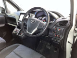 豪華な内装で運転も楽しくなりますよ♪