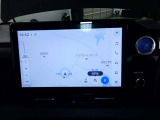 10.5インチのディスプレイオーディオ装着です。スマホとの通信で様々なサービスが楽しめます。TV視聴にも対応しています。