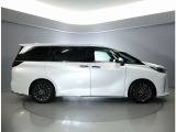 ボディには洗車によるものと思われる薄く目立たない線傷が御座います。
