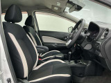【運転席】シート周りは使用感も少なく、良好な状態となります。丁寧につかわれていたことがよくわかります。
