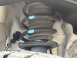 お車を安心してお乗りいただく為には、足回りの定期点検が欠かせません。サービスサポート(有償保証)では無料点検もご提供しており、安心のカーライフをお過ごしいただけるサポート体制が整っています。