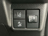 ドライバーへ逸脱の危険を知らせ車線逸脱を回避するようステアリング操作を支援してくれる路外逸脱抑制機能、ブレーキの補助操作を行い減速して衝突被害を軽減する衝突軽減ブレーキ付きです!