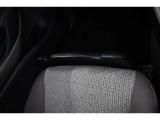 急ブレーキ時などに助手席に置いたバッグや荷物の脱落防止に役立ちます♪