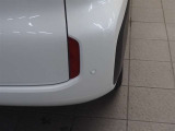 《インテリジェンスクリアランスソナー》駐車時など、低速走行時における衝突を緩和(ブレーキとアクセルを踏み間違えても、自動(被害軽減)ブレーキをかける装置です。