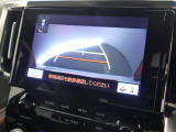 バックガイドモニターで、後方を確認しながら安心して駐車することができます。運転初心者も熟練者も必須の機能ですよ!