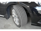 タイヤサイズは225/50R18です