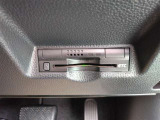 ETC車載器が付いております。高速乗り入れが便利になります。