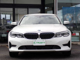 BMW在庫保有台数常時100台以上!ご来店の際はBMW本店(厚木市下荻野140-1)にご来店ください!弊社自慢の全天候型ショールーム!BMW在庫保有台数常時100台以上ございます!