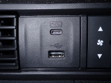 USBつなげられます♪充電などお役にたちますよ!!