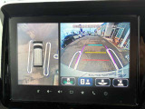【アラウンドビューモニター】クルマを上から見下ろした視点で、駐車をサポートしてくれます。モニターでしっかりと安全確認!