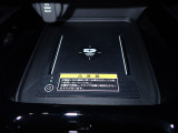 ワイヤレス充電器が装備されています。