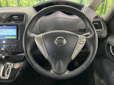 【純正革巻きステアリング】上質な革を使用することで、手にしっかり馴染みとても運転しやすいハンドルです♪