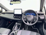運転席まわりです。 各操作スイッチは使いやすい位置に配置されてます。