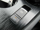 信号待ちの時などにうれしいオートホールドが付いています!また通常のサイドブレーキではなく電動パーキングブレーキが付いてます!