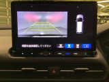 バックでの車庫入れも安心です!リアカメラが付いているバックモニター付のナビディスプレイを装備しております。バンパーについているソナーや、操作線もついており距離感も画面から確認できます。