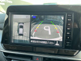 空から車を見たような「アラウンドビューモニター」!車の周りが一目で確認できるので、小さなお子様や障害物があっても安心して乗ることができます。