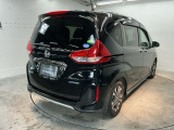スライドドアなら狭い駐車場でもドアをぶつける心配がありません。ステップが低く乗り降りもしやすいです。