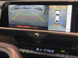 【パノラミックビューモニター】専用のカメラにより、上から見下ろしたような視点で360度クルマの周囲を確認することができます☆死角部分も確認しやすく、狭い場所での切り返しや駐車もスムーズに行えます。