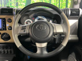 【純正革巻きステアリング】上質な革を使用することで、手にしっかり馴染みとても運転しやすいハンドルです♪