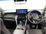 オシャレなインテリアで運転する気分も盛り上がりますよね^^