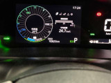 視認性に優れたメーターを採用しており、走行中でも車速や情報が分かりやすく表示されます。運転時の視線移動をむりのない範囲に抑え、快適で安心感のあるドライブをサポートします。
