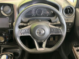 【純正革巻きステアリング】上質な革を使用することで、手にしっかり馴染みとても運転しやすいハンドルです♪