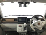見通しのよいすっきりとした視界で、誰でも運転しやすいです。運転のしやすさは疲れにくさにも繋がりますよ♪