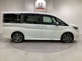 購入後も自社指定整備工場完備でお客様の愛車をしっかりサポート致します!御納車時には安全かつ安心してお乗り頂けるようホンダ専門知識を持つ整備スタッフが点検・整備・装備も説明をしてお渡ししております。